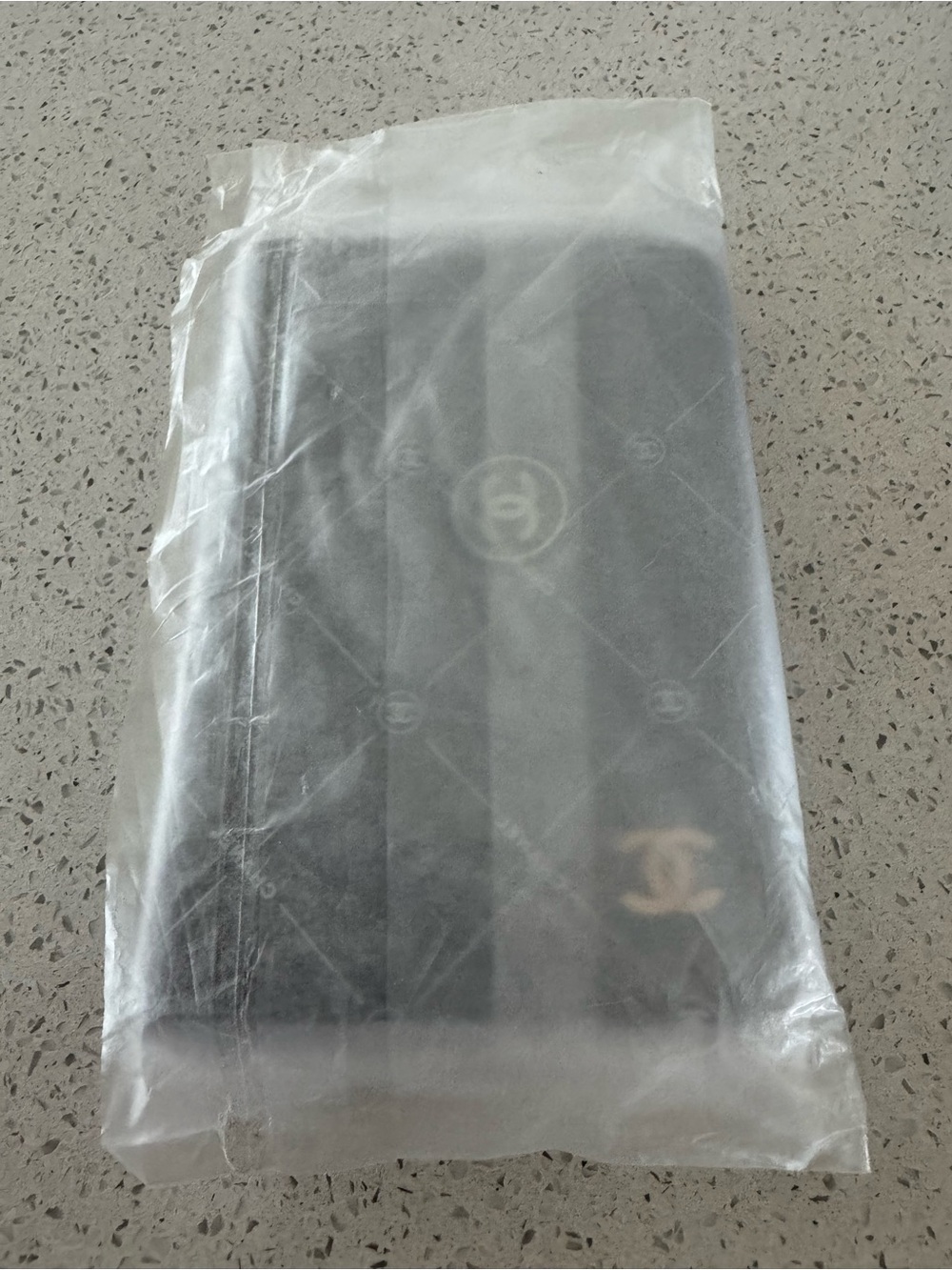 Gwp Passport Holder Black Quilted Leather Card Sleeve with Gold CC Emblem - Picture 8 of 9